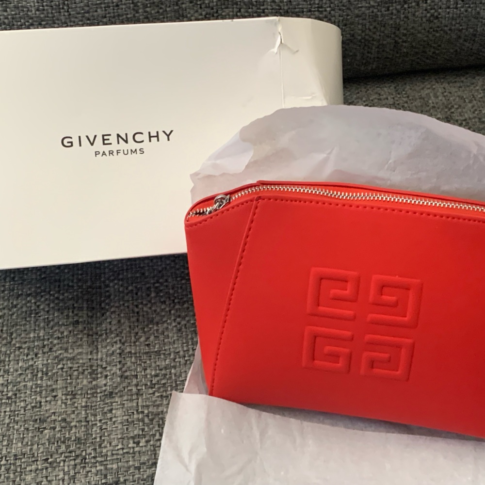 GIVENCHY Iconic Red Pouch (Trousse Iconique Rouge) Make-up Bag Toiletry Bag